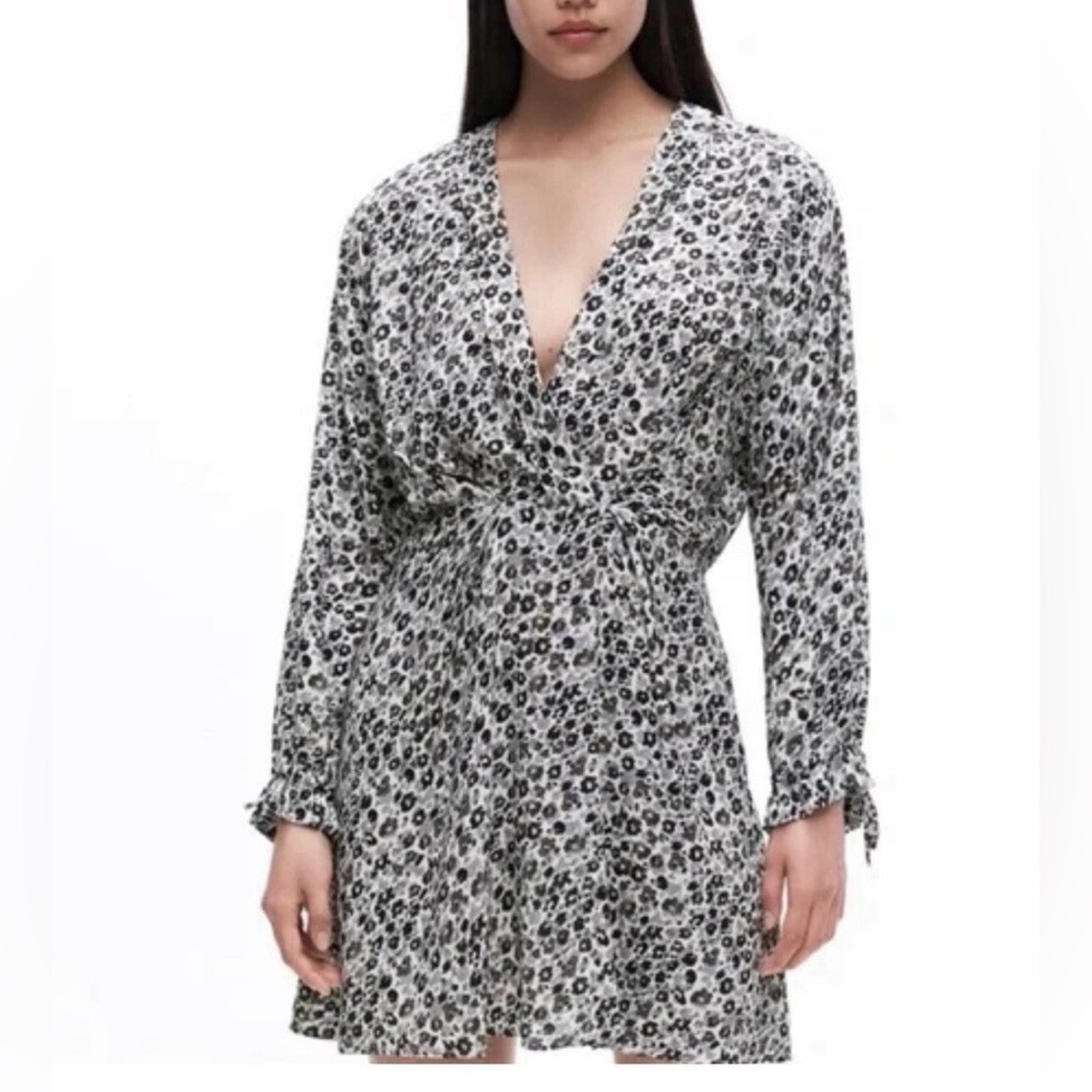 Zara Mini Dress-Plunge Neck Line-Long Sleeve-Size Medium-Animal Print